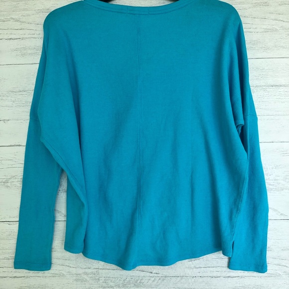 Oversized Aero Top - Picture 9 of 12